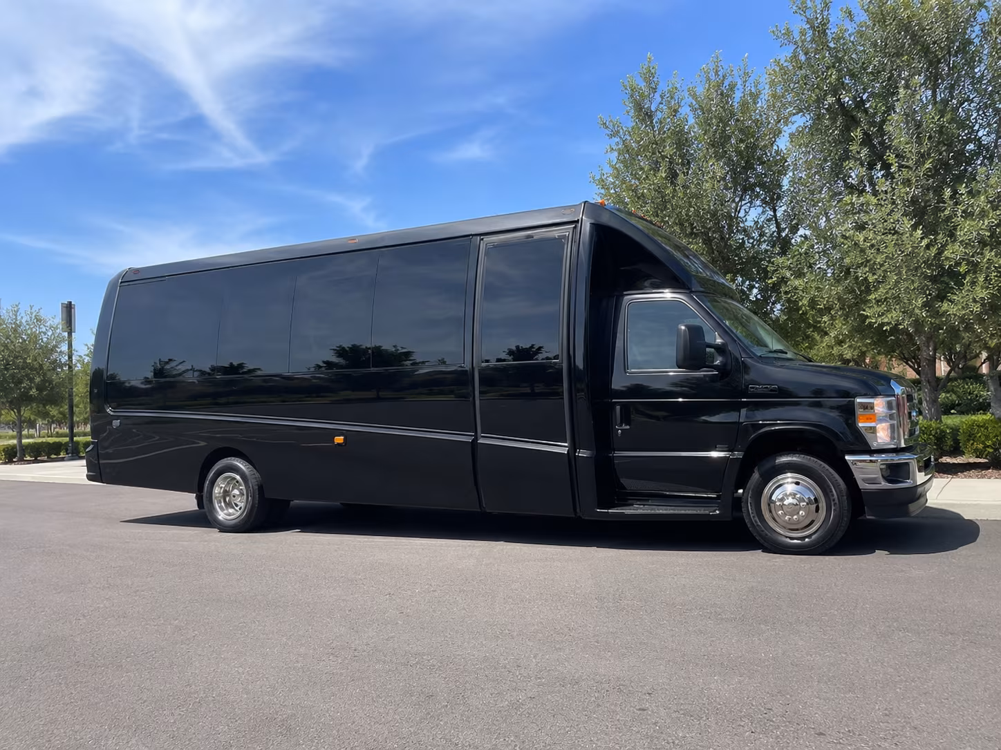 bus rentals for house of blues boston and lansdowne street venues