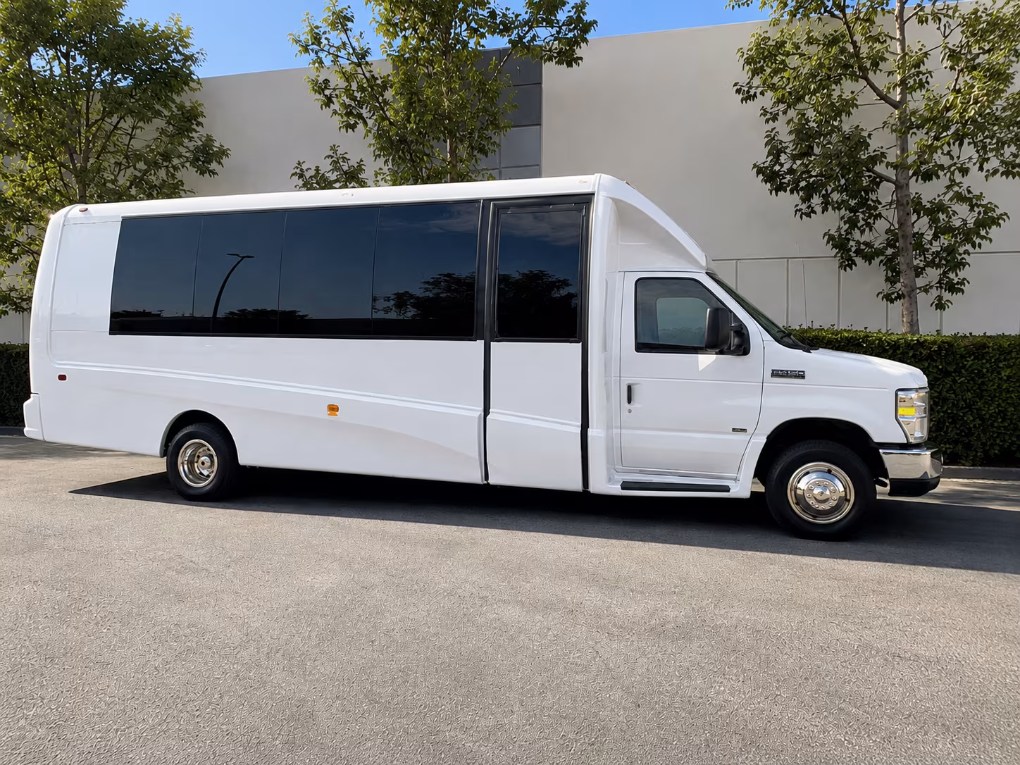 corporate airport transfer buses between revere and logan international