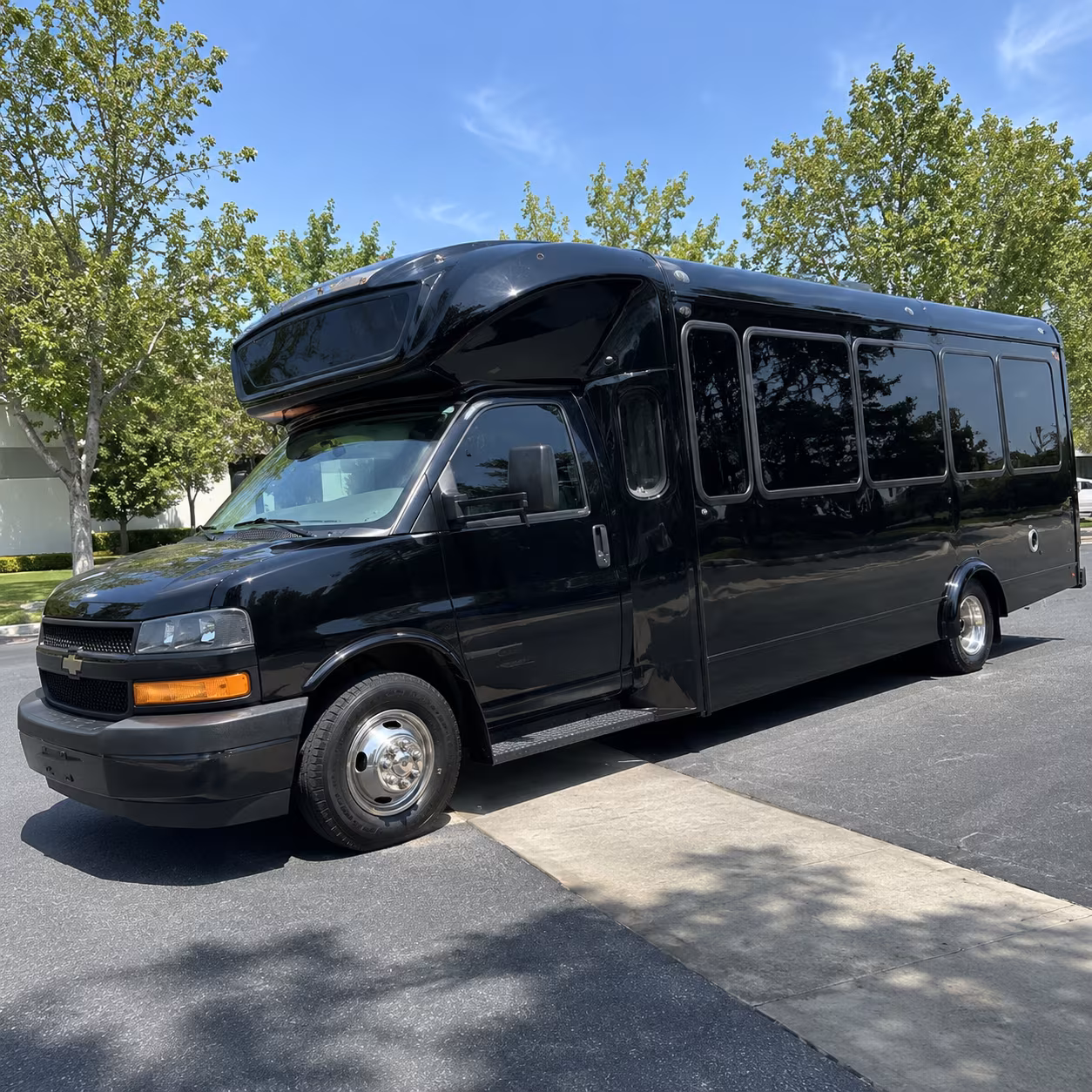 revere 15 passenger party bus